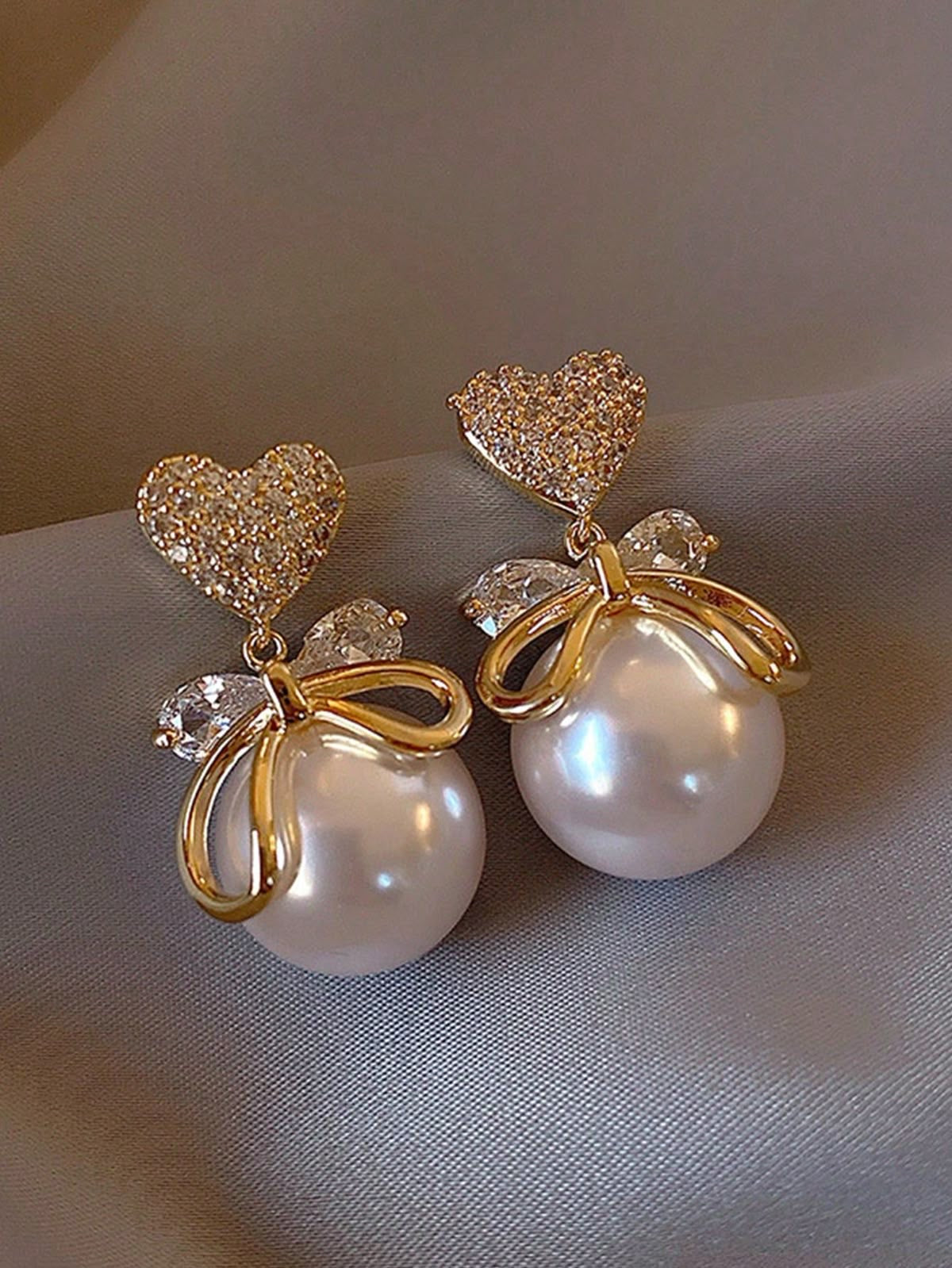 Heart Themed Pearl Earrings